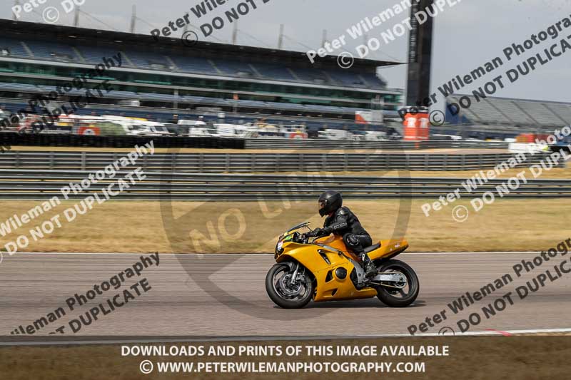 Rockingham no limits trackday;enduro digital images;event digital images;eventdigitalimages;no limits trackdays;peter wileman photography;racing digital images;rockingham raceway northamptonshire;rockingham trackday photographs;trackday digital images;trackday photos