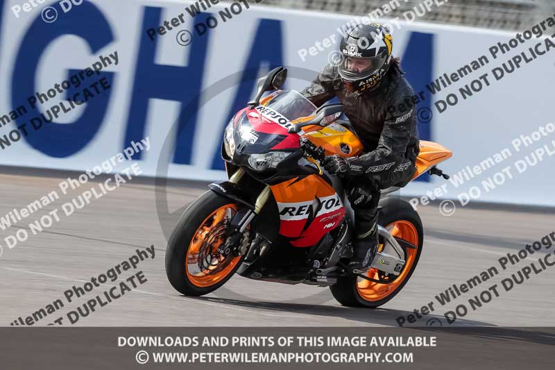 Rockingham no limits trackday;enduro digital images;event digital images;eventdigitalimages;no limits trackdays;peter wileman photography;racing digital images;rockingham raceway northamptonshire;rockingham trackday photographs;trackday digital images;trackday photos