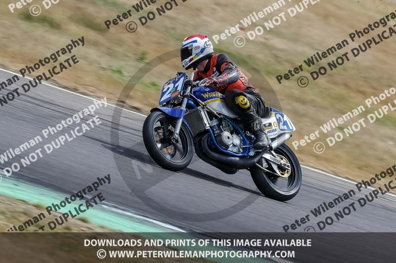 Rockingham no limits trackday;enduro digital images;event digital images;eventdigitalimages;no limits trackdays;peter wileman photography;racing digital images;rockingham raceway northamptonshire;rockingham trackday photographs;trackday digital images;trackday photos