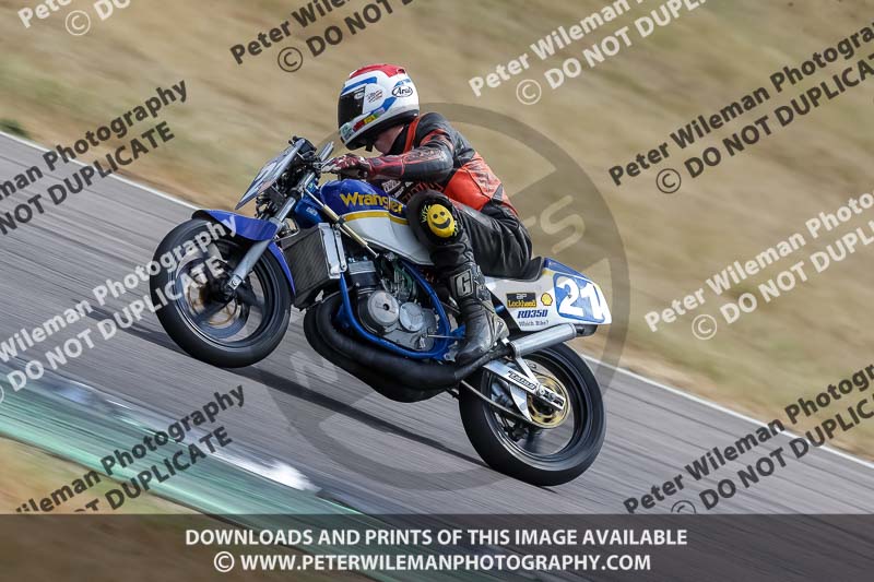Rockingham no limits trackday;enduro digital images;event digital images;eventdigitalimages;no limits trackdays;peter wileman photography;racing digital images;rockingham raceway northamptonshire;rockingham trackday photographs;trackday digital images;trackday photos