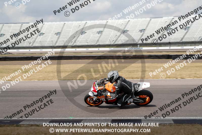 Rockingham no limits trackday;enduro digital images;event digital images;eventdigitalimages;no limits trackdays;peter wileman photography;racing digital images;rockingham raceway northamptonshire;rockingham trackday photographs;trackday digital images;trackday photos