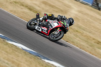 Rockingham-no-limits-trackday;enduro-digital-images;event-digital-images;eventdigitalimages;no-limits-trackdays;peter-wileman-photography;racing-digital-images;rockingham-raceway-northamptonshire;rockingham-trackday-photographs;trackday-digital-images;trackday-photos