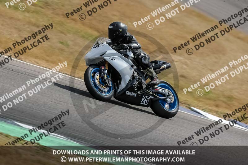 Rockingham no limits trackday;enduro digital images;event digital images;eventdigitalimages;no limits trackdays;peter wileman photography;racing digital images;rockingham raceway northamptonshire;rockingham trackday photographs;trackday digital images;trackday photos