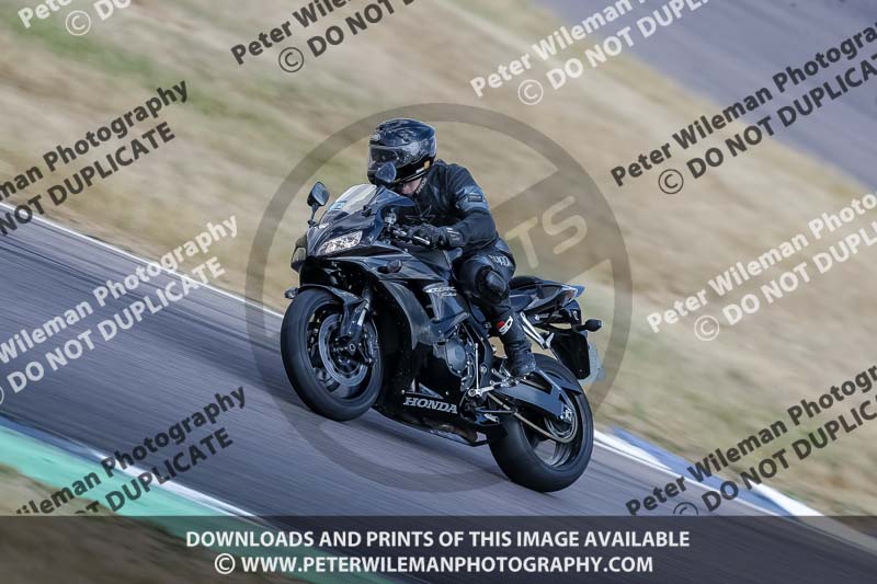 Rockingham no limits trackday;enduro digital images;event digital images;eventdigitalimages;no limits trackdays;peter wileman photography;racing digital images;rockingham raceway northamptonshire;rockingham trackday photographs;trackday digital images;trackday photos