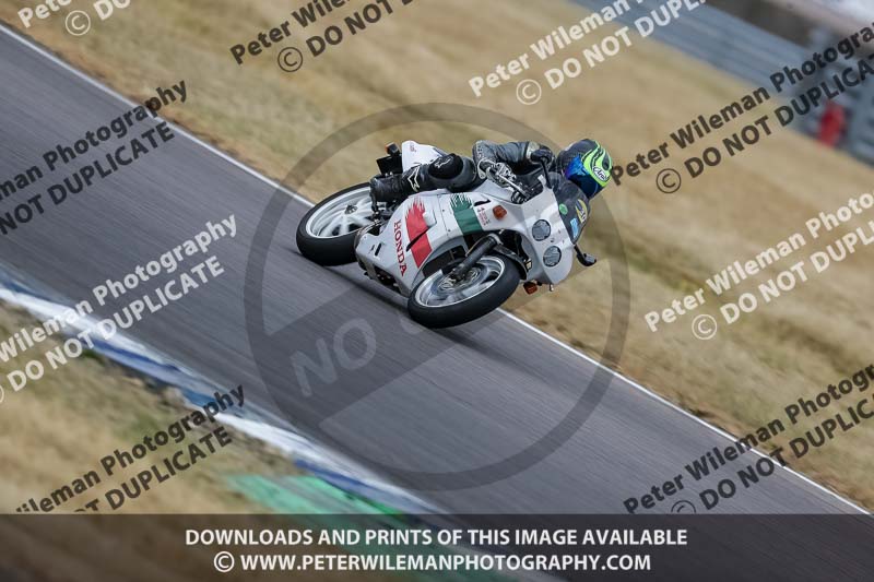 Rockingham no limits trackday;enduro digital images;event digital images;eventdigitalimages;no limits trackdays;peter wileman photography;racing digital images;rockingham raceway northamptonshire;rockingham trackday photographs;trackday digital images;trackday photos