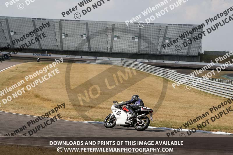 Rockingham no limits trackday;enduro digital images;event digital images;eventdigitalimages;no limits trackdays;peter wileman photography;racing digital images;rockingham raceway northamptonshire;rockingham trackday photographs;trackday digital images;trackday photos