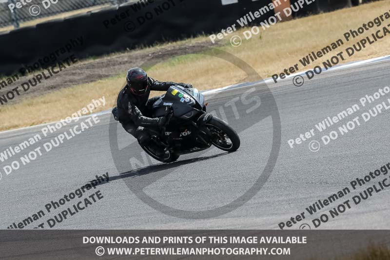 Rockingham no limits trackday;enduro digital images;event digital images;eventdigitalimages;no limits trackdays;peter wileman photography;racing digital images;rockingham raceway northamptonshire;rockingham trackday photographs;trackday digital images;trackday photos