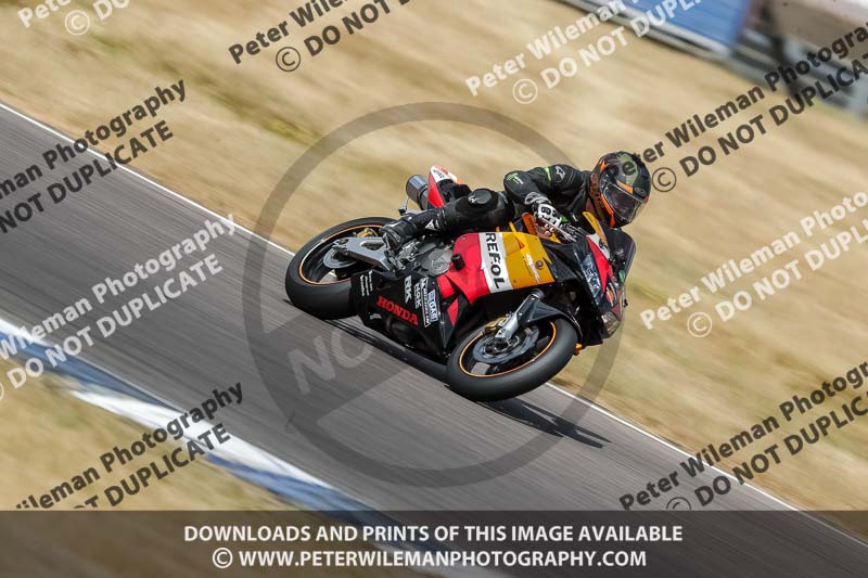 Rockingham no limits trackday;enduro digital images;event digital images;eventdigitalimages;no limits trackdays;peter wileman photography;racing digital images;rockingham raceway northamptonshire;rockingham trackday photographs;trackday digital images;trackday photos