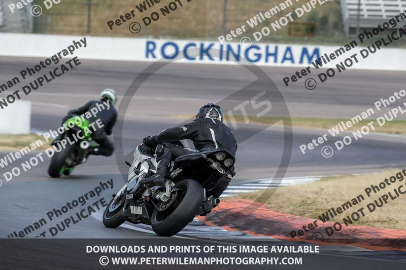 Rockingham no limits trackday;enduro digital images;event digital images;eventdigitalimages;no limits trackdays;peter wileman photography;racing digital images;rockingham raceway northamptonshire;rockingham trackday photographs;trackday digital images;trackday photos