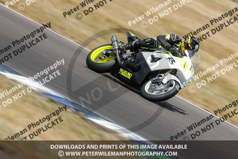 Rockingham no limits trackday;enduro digital images;event digital images;eventdigitalimages;no limits trackdays;peter wileman photography;racing digital images;rockingham raceway northamptonshire;rockingham trackday photographs;trackday digital images;trackday photos