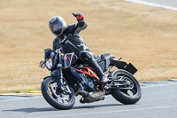 anglesey-no-limits-trackday;anglesey-photographs;anglesey-trackday-photographs;enduro-digital-images;event-digital-images;eventdigitalimages;no-limits-trackdays;peter-wileman-photography;racing-digital-images;trac-mon;trackday-digital-images;trackday-photos;ty-croes