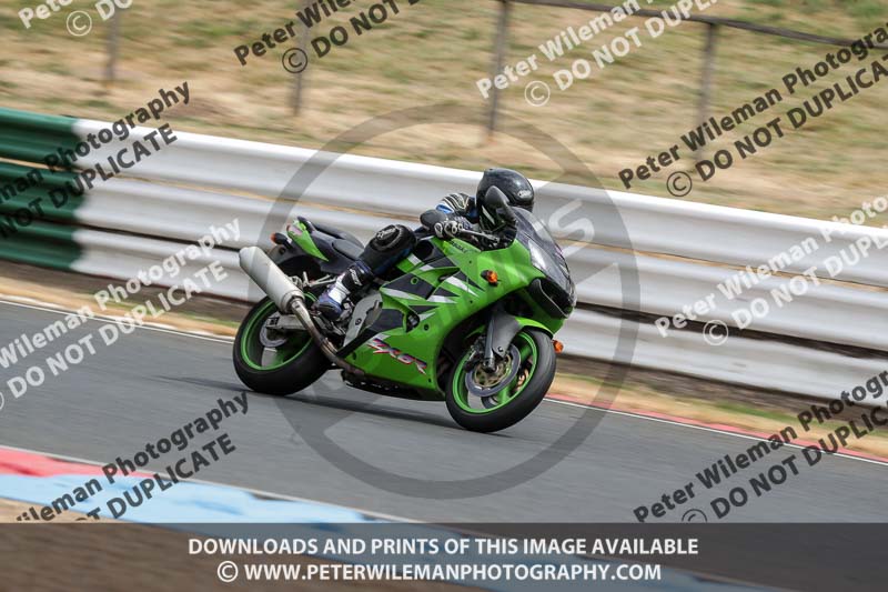 enduro digital images;event digital images;eventdigitalimages;mallory park;mallory park photographs;mallory park trackday;mallory park trackday photographs;no limits trackdays;peter wileman photography;racing digital images;trackday digital images;trackday photos