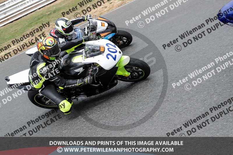 enduro digital images;event digital images;eventdigitalimages;mallory park;mallory park photographs;mallory park trackday;mallory park trackday photographs;no limits trackdays;peter wileman photography;racing digital images;trackday digital images;trackday photos