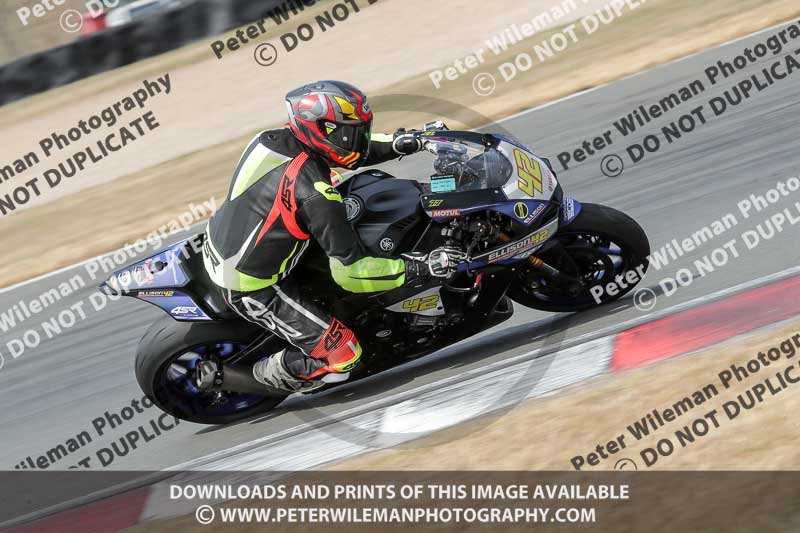 donington no limits trackday;donington park photographs;donington trackday photographs;no limits trackdays;peter wileman photography;trackday digital images;trackday photos