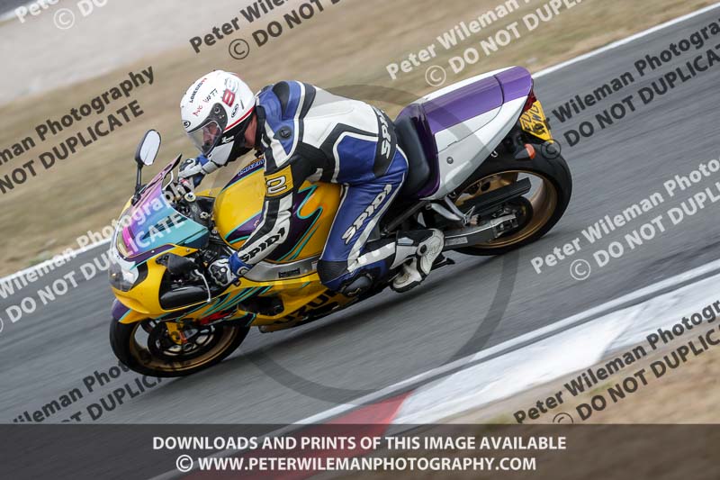 donington no limits trackday;donington park photographs;donington trackday photographs;no limits trackdays;peter wileman photography;trackday digital images;trackday photos