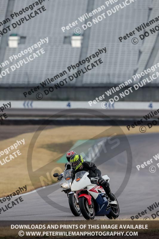 Rockingham no limits trackday;enduro digital images;event digital images;eventdigitalimages;no limits trackdays;peter wileman photography;racing digital images;rockingham raceway northamptonshire;rockingham trackday photographs;trackday digital images;trackday photos