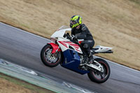 Rockingham-no-limits-trackday;enduro-digital-images;event-digital-images;eventdigitalimages;no-limits-trackdays;peter-wileman-photography;racing-digital-images;rockingham-raceway-northamptonshire;rockingham-trackday-photographs;trackday-digital-images;trackday-photos