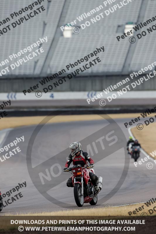 Rockingham no limits trackday;enduro digital images;event digital images;eventdigitalimages;no limits trackdays;peter wileman photography;racing digital images;rockingham raceway northamptonshire;rockingham trackday photographs;trackday digital images;trackday photos