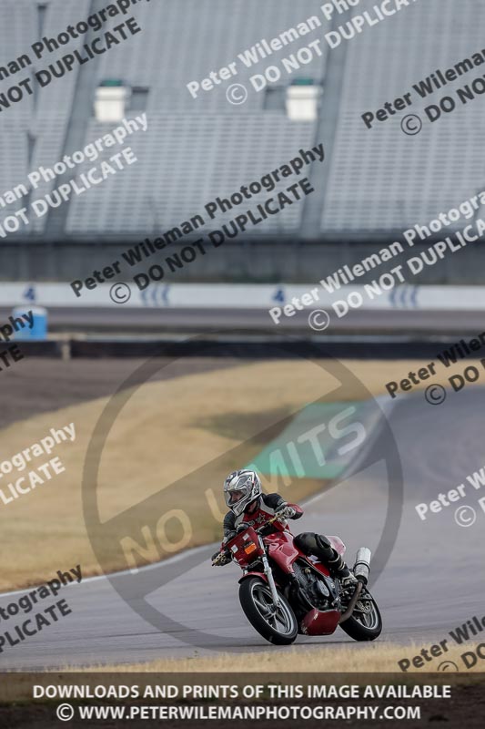 Rockingham no limits trackday;enduro digital images;event digital images;eventdigitalimages;no limits trackdays;peter wileman photography;racing digital images;rockingham raceway northamptonshire;rockingham trackday photographs;trackday digital images;trackday photos