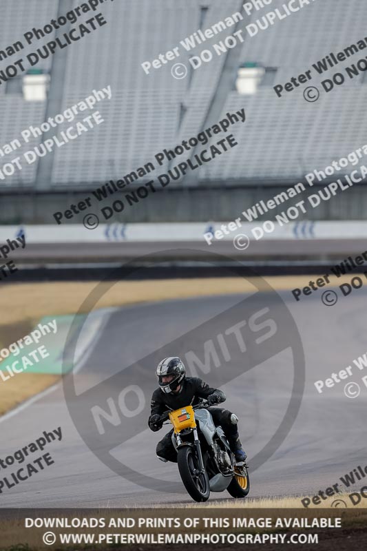 Rockingham no limits trackday;enduro digital images;event digital images;eventdigitalimages;no limits trackdays;peter wileman photography;racing digital images;rockingham raceway northamptonshire;rockingham trackday photographs;trackday digital images;trackday photos