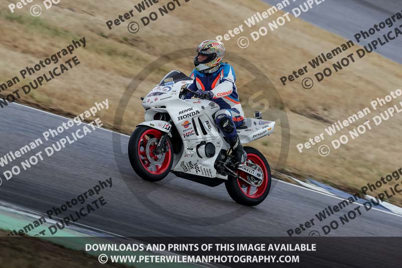 Rockingham no limits trackday;enduro digital images;event digital images;eventdigitalimages;no limits trackdays;peter wileman photography;racing digital images;rockingham raceway northamptonshire;rockingham trackday photographs;trackday digital images;trackday photos