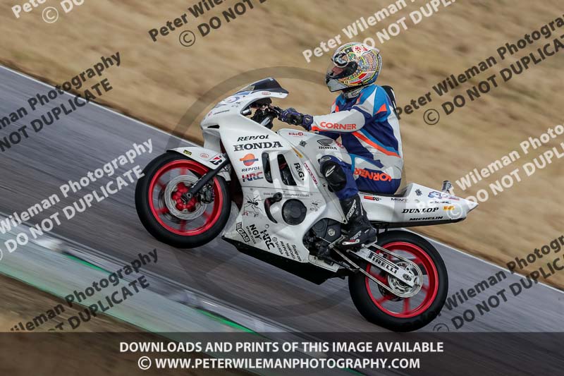 Rockingham no limits trackday;enduro digital images;event digital images;eventdigitalimages;no limits trackdays;peter wileman photography;racing digital images;rockingham raceway northamptonshire;rockingham trackday photographs;trackday digital images;trackday photos