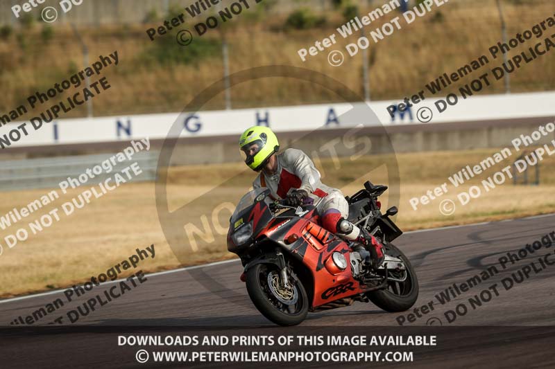 Rockingham no limits trackday;enduro digital images;event digital images;eventdigitalimages;no limits trackdays;peter wileman photography;racing digital images;rockingham raceway northamptonshire;rockingham trackday photographs;trackday digital images;trackday photos