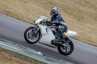Rockingham-no-limits-trackday;enduro-digital-images;event-digital-images;eventdigitalimages;no-limits-trackdays;peter-wileman-photography;racing-digital-images;rockingham-raceway-northamptonshire;rockingham-trackday-photographs;trackday-digital-images;trackday-photos