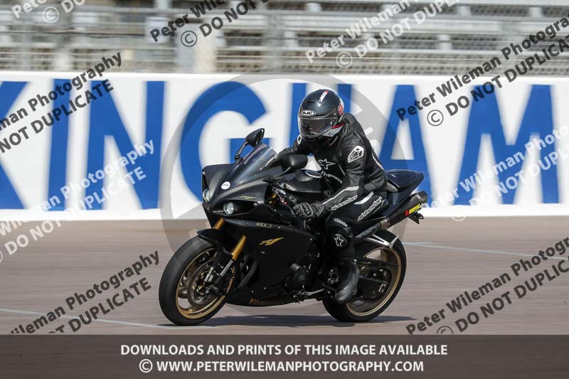 Rockingham no limits trackday;enduro digital images;event digital images;eventdigitalimages;no limits trackdays;peter wileman photography;racing digital images;rockingham raceway northamptonshire;rockingham trackday photographs;trackday digital images;trackday photos