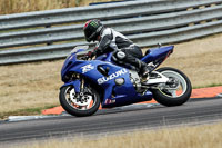 Rockingham-no-limits-trackday;enduro-digital-images;event-digital-images;eventdigitalimages;no-limits-trackdays;peter-wileman-photography;racing-digital-images;rockingham-raceway-northamptonshire;rockingham-trackday-photographs;trackday-digital-images;trackday-photos