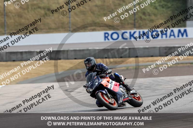 Rockingham no limits trackday;enduro digital images;event digital images;eventdigitalimages;no limits trackdays;peter wileman photography;racing digital images;rockingham raceway northamptonshire;rockingham trackday photographs;trackday digital images;trackday photos