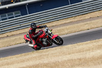 Rockingham-no-limits-trackday;enduro-digital-images;event-digital-images;eventdigitalimages;no-limits-trackdays;peter-wileman-photography;racing-digital-images;rockingham-raceway-northamptonshire;rockingham-trackday-photographs;trackday-digital-images;trackday-photos