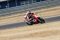 Rockingham-no-limits-trackday;enduro-digital-images;event-digital-images;eventdigitalimages;no-limits-trackdays;peter-wileman-photography;racing-digital-images;rockingham-raceway-northamptonshire;rockingham-trackday-photographs;trackday-digital-images;trackday-photos