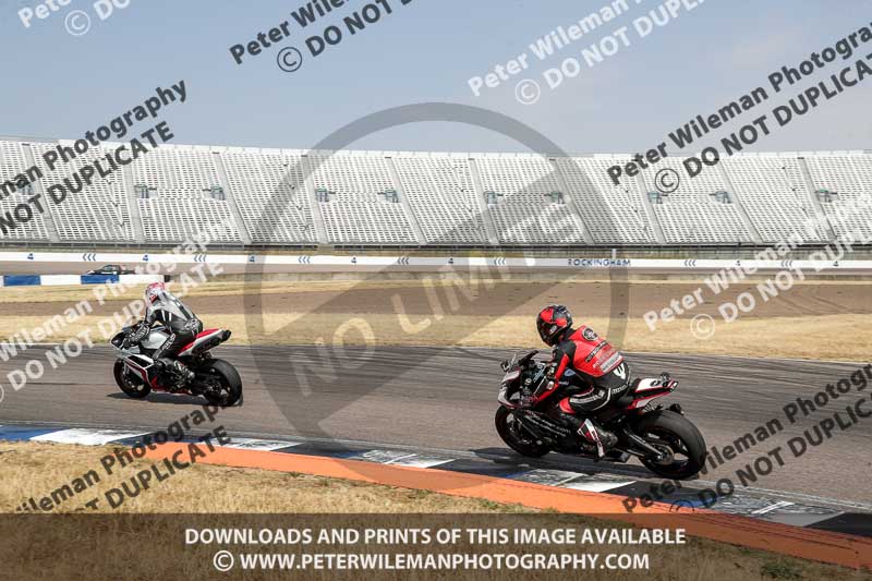 Rockingham no limits trackday;enduro digital images;event digital images;eventdigitalimages;no limits trackdays;peter wileman photography;racing digital images;rockingham raceway northamptonshire;rockingham trackday photographs;trackday digital images;trackday photos