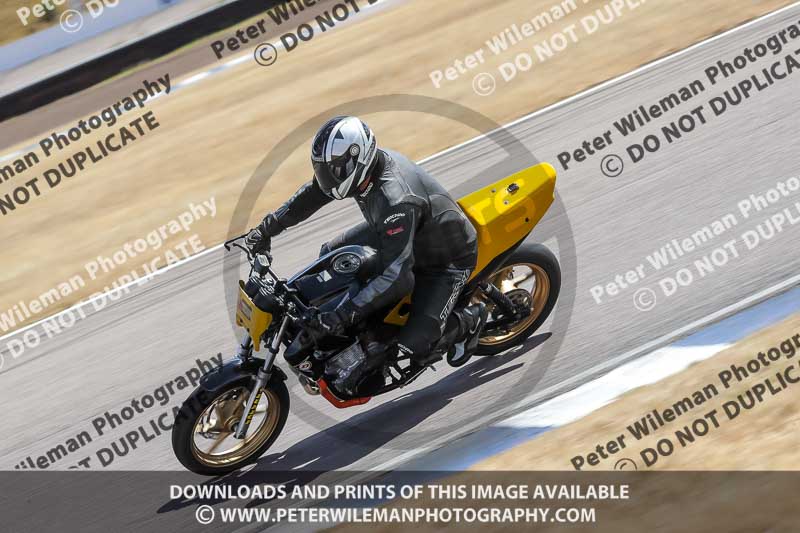 Rockingham no limits trackday;enduro digital images;event digital images;eventdigitalimages;no limits trackdays;peter wileman photography;racing digital images;rockingham raceway northamptonshire;rockingham trackday photographs;trackday digital images;trackday photos