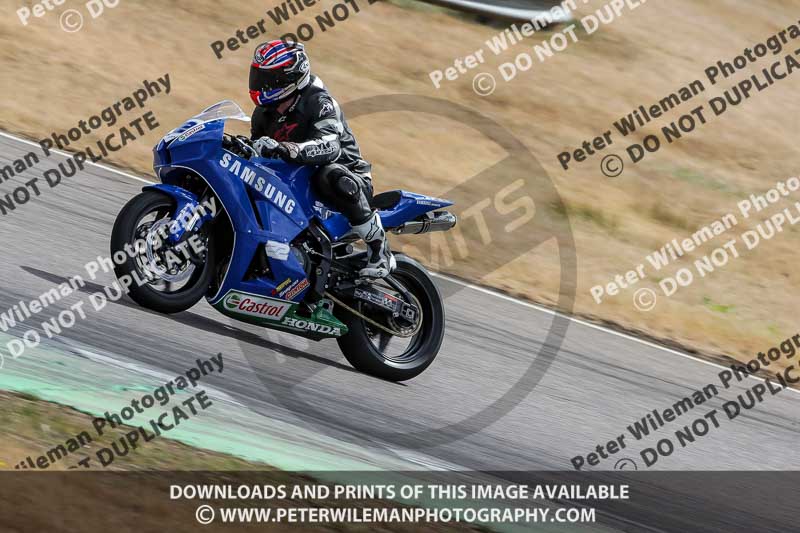 Rockingham no limits trackday;enduro digital images;event digital images;eventdigitalimages;no limits trackdays;peter wileman photography;racing digital images;rockingham raceway northamptonshire;rockingham trackday photographs;trackday digital images;trackday photos