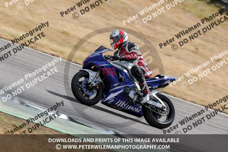 Rockingham no limits trackday;enduro digital images;event digital images;eventdigitalimages;no limits trackdays;peter wileman photography;racing digital images;rockingham raceway northamptonshire;rockingham trackday photographs;trackday digital images;trackday photos