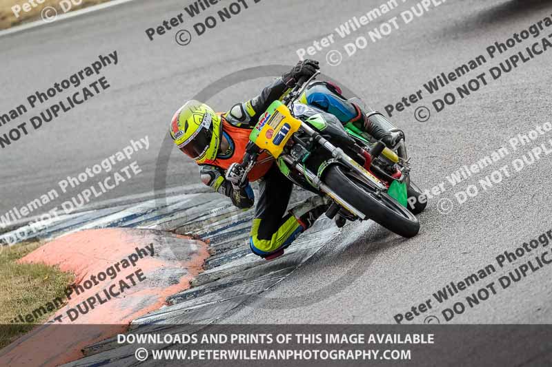 Rockingham no limits trackday;enduro digital images;event digital images;eventdigitalimages;no limits trackdays;peter wileman photography;racing digital images;rockingham raceway northamptonshire;rockingham trackday photographs;trackday digital images;trackday photos