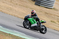 Rockingham-no-limits-trackday;enduro-digital-images;event-digital-images;eventdigitalimages;no-limits-trackdays;peter-wileman-photography;racing-digital-images;rockingham-raceway-northamptonshire;rockingham-trackday-photographs;trackday-digital-images;trackday-photos