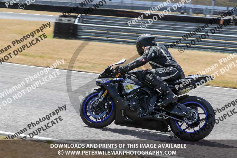Rockingham no limits trackday;enduro digital images;event digital images;eventdigitalimages;no limits trackdays;peter wileman photography;racing digital images;rockingham raceway northamptonshire;rockingham trackday photographs;trackday digital images;trackday photos