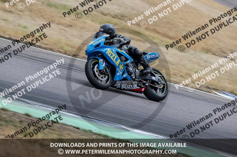 Rockingham no limits trackday;enduro digital images;event digital images;eventdigitalimages;no limits trackdays;peter wileman photography;racing digital images;rockingham raceway northamptonshire;rockingham trackday photographs;trackday digital images;trackday photos