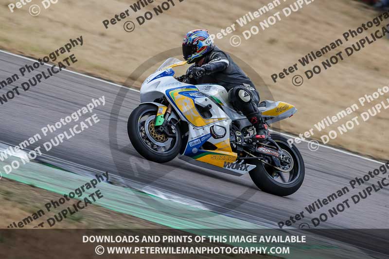 Rockingham no limits trackday;enduro digital images;event digital images;eventdigitalimages;no limits trackdays;peter wileman photography;racing digital images;rockingham raceway northamptonshire;rockingham trackday photographs;trackday digital images;trackday photos