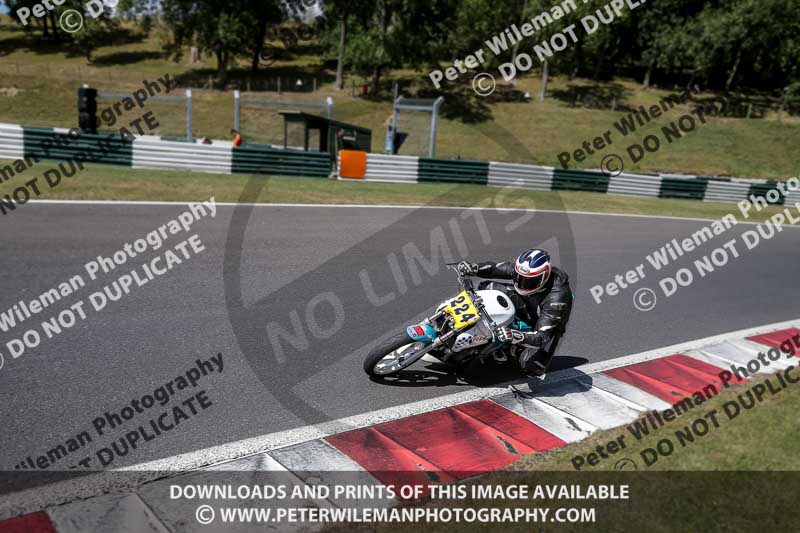 cadwell no limits trackday;cadwell park;cadwell park photographs;cadwell trackday photographs;enduro digital images;event digital images;eventdigitalimages;no limits trackdays;peter wileman photography;racing digital images;trackday digital images;trackday photos