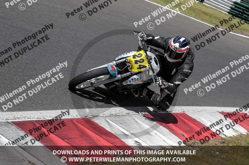 cadwell no limits trackday;cadwell park;cadwell park photographs;cadwell trackday photographs;enduro digital images;event digital images;eventdigitalimages;no limits trackdays;peter wileman photography;racing digital images;trackday digital images;trackday photos