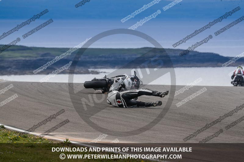 anglesey no limits trackday;anglesey photographs;anglesey trackday photographs;enduro digital images;event digital images;eventdigitalimages;no limits trackdays;peter wileman photography;racing digital images;trac mon;trackday digital images;trackday photos;ty croes