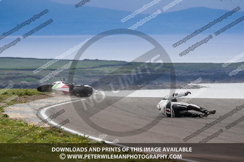 anglesey no limits trackday;anglesey photographs;anglesey trackday photographs;enduro digital images;event digital images;eventdigitalimages;no limits trackdays;peter wileman photography;racing digital images;trac mon;trackday digital images;trackday photos;ty croes