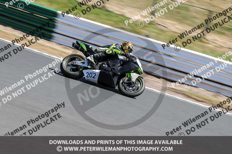 enduro digital images;event digital images;eventdigitalimages;mallory park;mallory park photographs;mallory park trackday;mallory park trackday photographs;no limits trackdays;peter wileman photography;racing digital images;trackday digital images;trackday photos
