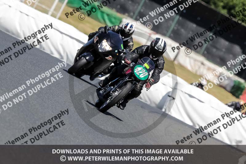 enduro digital images;event digital images;eventdigitalimages;mallory park;mallory park photographs;mallory park trackday;mallory park trackday photographs;no limits trackdays;peter wileman photography;racing digital images;trackday digital images;trackday photos