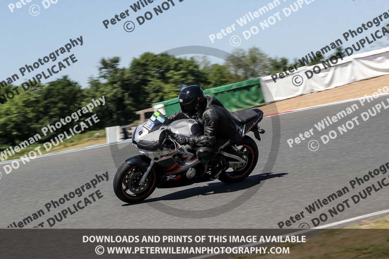 enduro digital images;event digital images;eventdigitalimages;mallory park;mallory park photographs;mallory park trackday;mallory park trackday photographs;no limits trackdays;peter wileman photography;racing digital images;trackday digital images;trackday photos