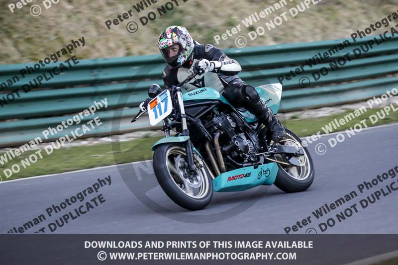 cadwell no limits trackday;cadwell park;cadwell park photographs;cadwell trackday photographs;enduro digital images;event digital images;eventdigitalimages;no limits trackdays;peter wileman photography;racing digital images;trackday digital images;trackday photos